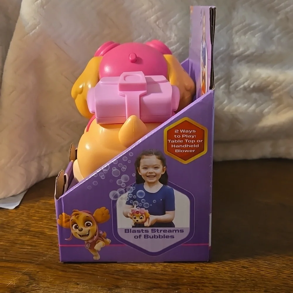 Paw Patrol Pink Skye  Blast-Off Bubble Blower